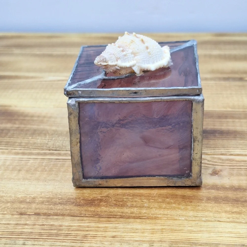 Vtg Mounted Sea Shell Purple Amethyst Glass Trinket‎ Box 2.5 X 2